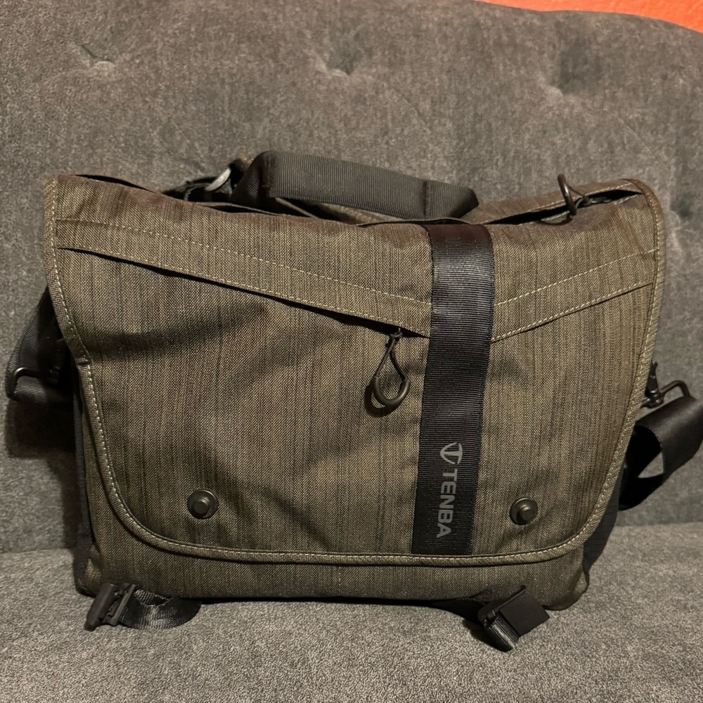 NEW Tenba’s cam bag🖤 DNA 13. if you know… you know about this deal😉